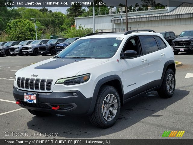 2022 Jeep Cherokee Trailhawk 4x4 in Bright White