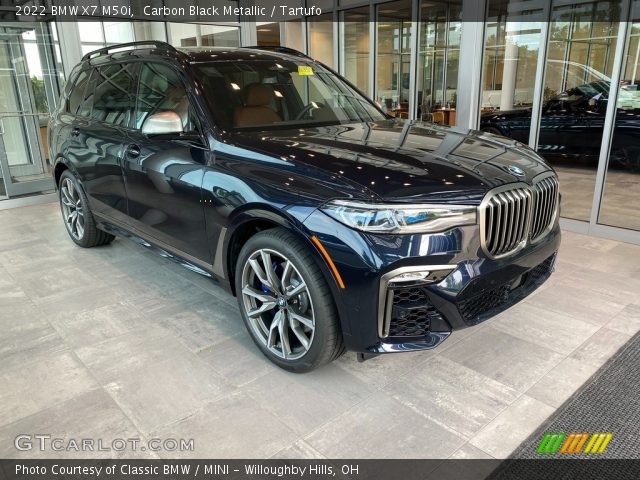 2022 BMW X7 M50i in Carbon Black Metallic