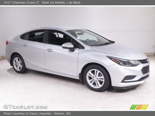 2017 Chevrolet Cruze LT in Silver Ice Metallic