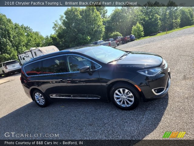 2018 Chrysler Pacifica Touring L in Brilliant Black Crystal Pearl