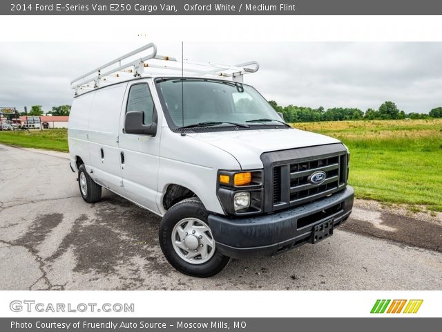 2014 Ford E-Series Van E250 Cargo Van in Oxford White