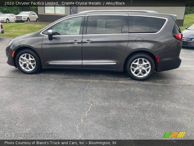 2020 Chrysler Pacifica Limited in Granite Crystal Metallic