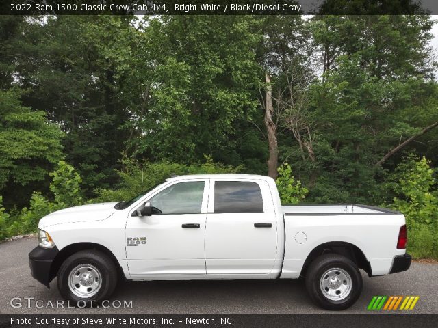 2022 Ram 1500 Classic Crew Cab 4x4 in Bright White