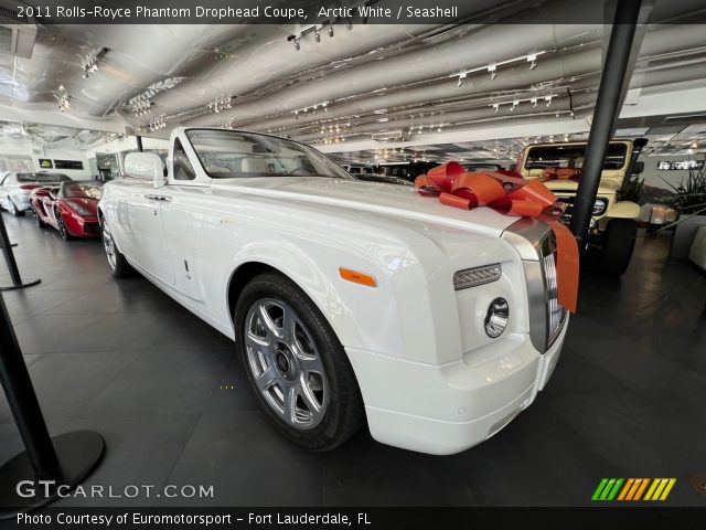 2011 Rolls-Royce Phantom Drophead Coupe in Arctic White
