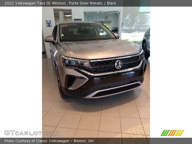 2022 Volkswagen Taos SE 4Motion in Pyrite Silver Metallic