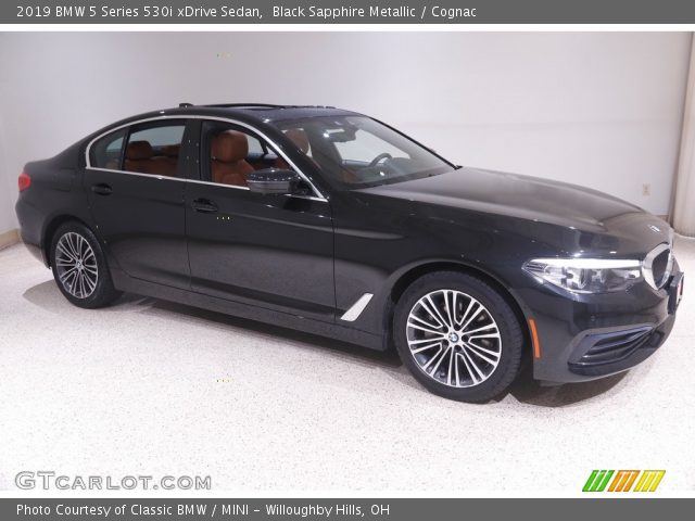 2019 BMW 5 Series 530i xDrive Sedan in Black Sapphire Metallic