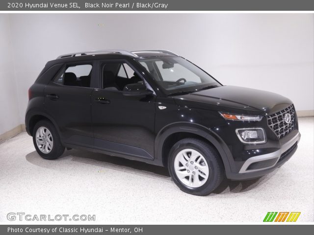 2020 Hyundai Venue SEL in Black Noir Pearl