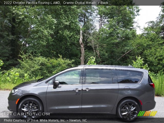 2022 Chrysler Pacifica Touring L AWD in Granite Crystal Metallic