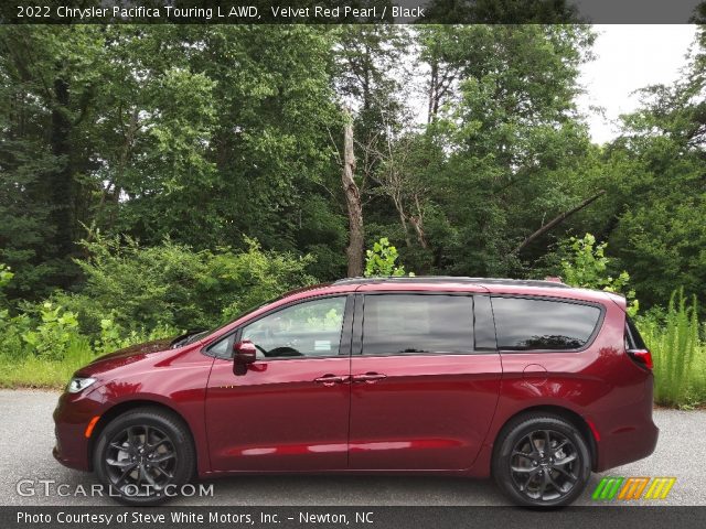 2022 Chrysler Pacifica Touring L AWD in Velvet Red Pearl