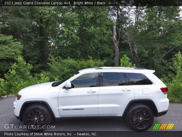 2021 Jeep Grand Cherokee Laredo 4x4 in Bright White