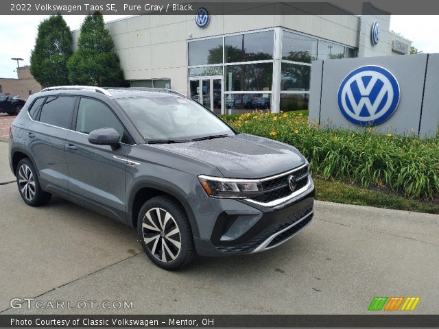 2022 Volkswagen Taos SE in Pure Gray