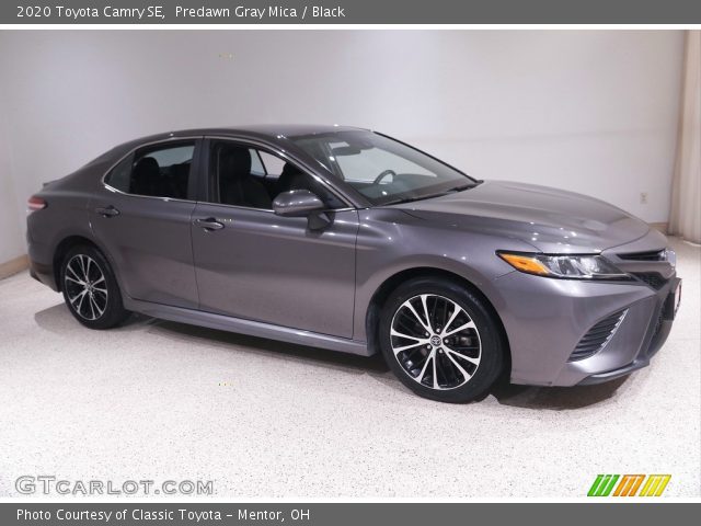 2020 Toyota Camry SE in Predawn Gray Mica