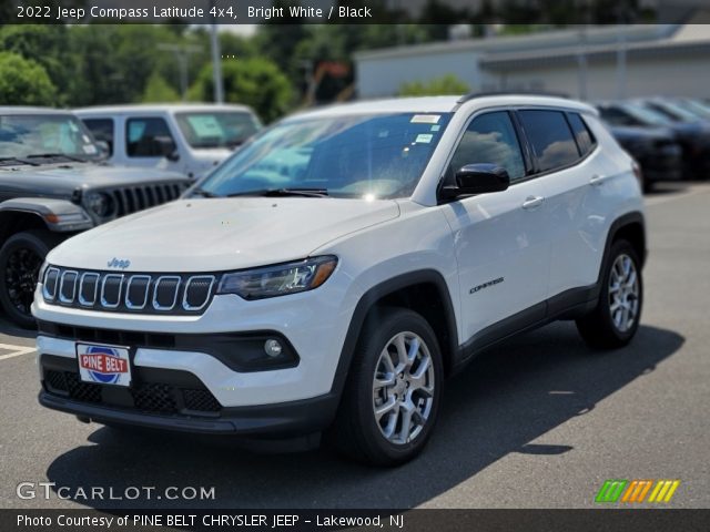 2022 Jeep Compass Latitude 4x4 in Bright White