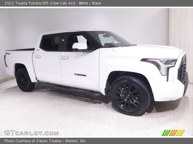 2022 Toyota Tundra SR5 Crew Cab 4x4 in White