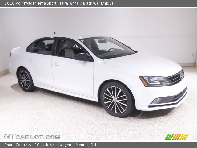 2016 Volkswagen Jetta Sport in Pure White