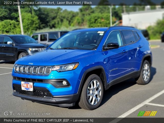 2022 Jeep Compass Latitude 4x4 in Laser Blue Pearl