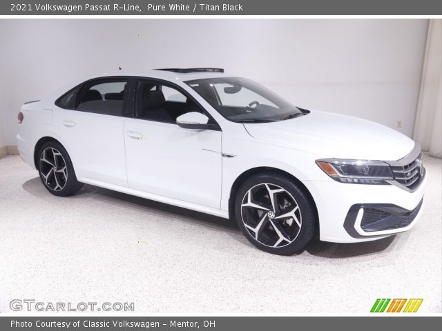 2021 Volkswagen Passat R-Line in Pure White