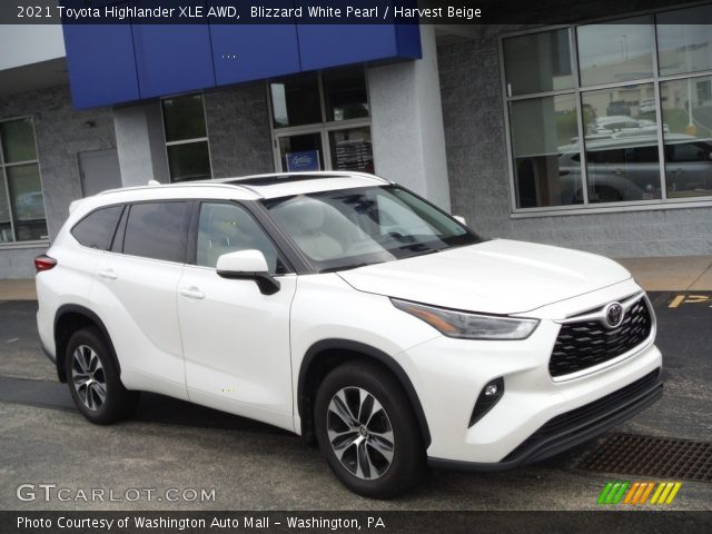 2021 Toyota Highlander XLE AWD in Blizzard White Pearl