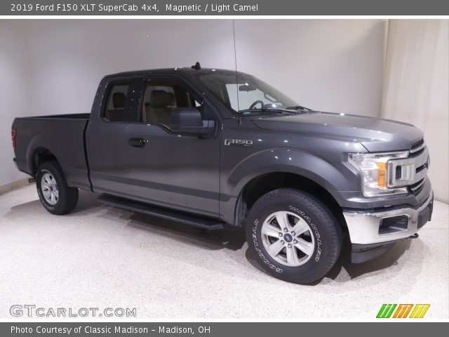 2019 Ford F150 XLT SuperCab 4x4 in Magnetic