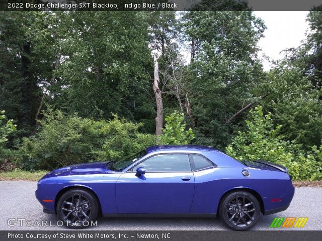 2022 Dodge Challenger SXT Blacktop in Indigo Blue