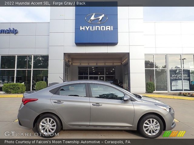 2022 Hyundai Accent SEL in Forge Gray