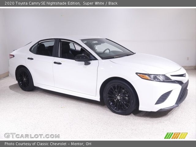 2020 Toyota Camry SE Nightshade Edition in Super White