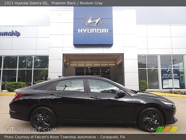 2023 Hyundai Elantra SEL in Phantom Black