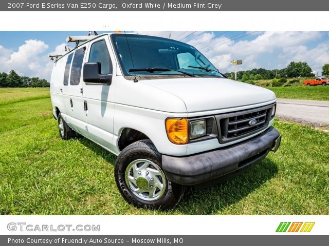 2007 Ford E Series Van E250 Cargo in Oxford White