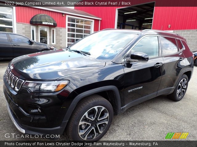 2022 Jeep Compass Limited 4x4 in Diamond Black Crystal Pearl
