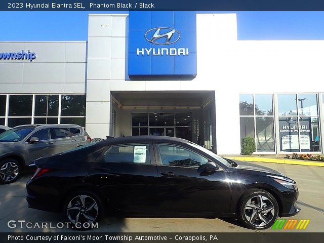2023 Hyundai Elantra SEL in Phantom Black