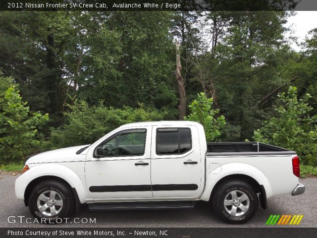 2012 Nissan Frontier SV Crew Cab in Avalanche White