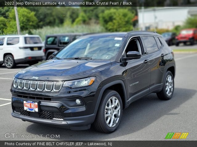 2022 Jeep Compass Latitude 4x4 in Diamond Black Crystal Pearl