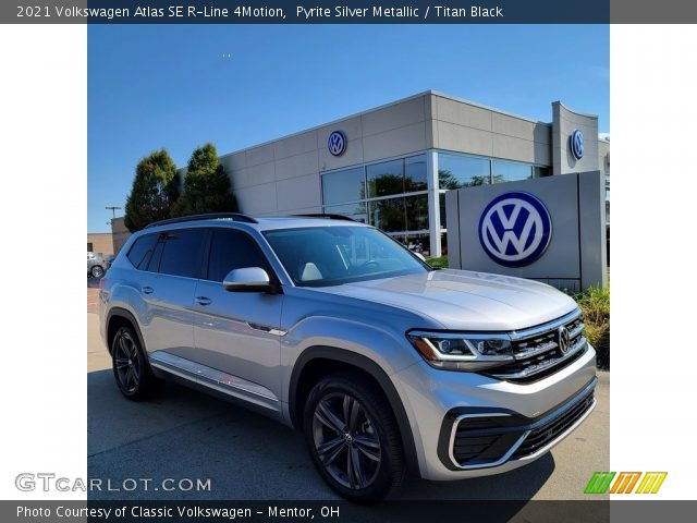 2021 Volkswagen Atlas SE R-Line 4Motion in Pyrite Silver Metallic