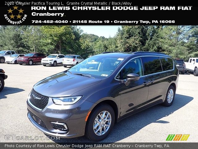 2022 Chrysler Pacifica Touring L in Granite Crystal Metallic
