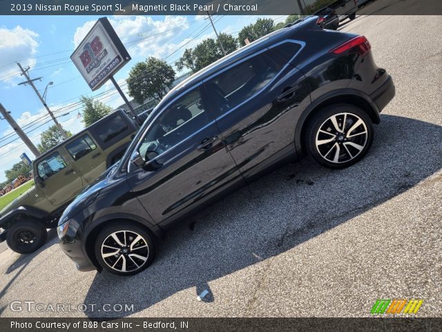 2019 Nissan Rogue Sport SL in Magnetic Black Pearl