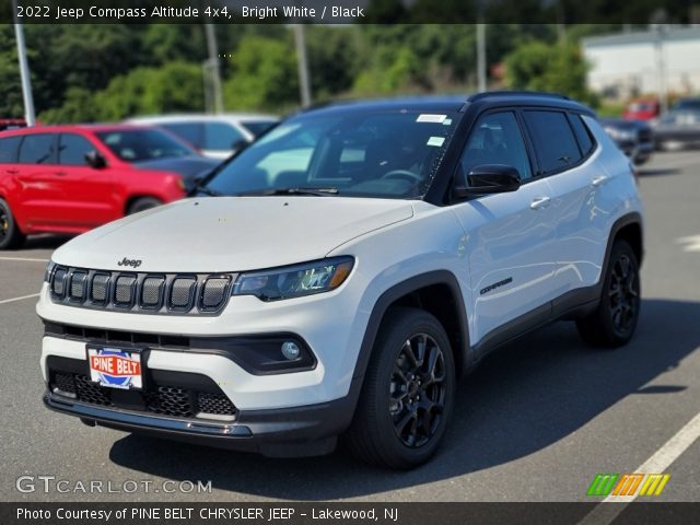 2022 Jeep Compass Altitude 4x4 in Bright White