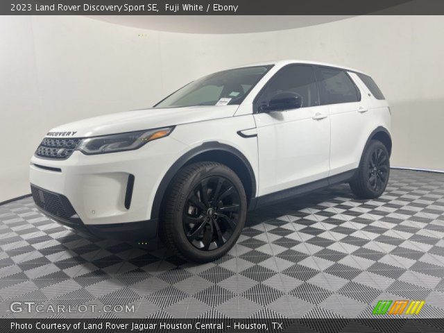 2023 Land Rover Discovery Sport SE in Fuji White