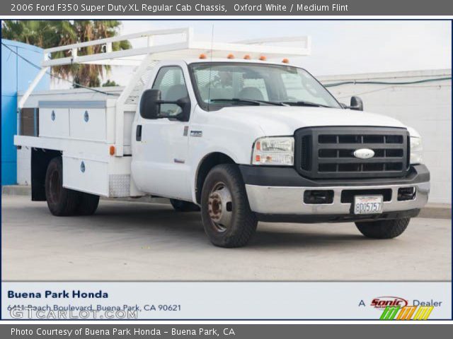 2006 Ford F350 Super Duty XL Regular Cab Chassis in Oxford White