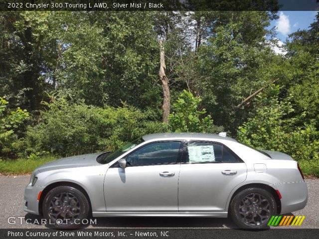 2022 Chrysler 300 Touring L AWD in Silver Mist