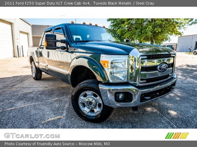 2011 Ford F250 Super Duty XLT Crew Cab 4x4 in Tuxedo Black Metallic