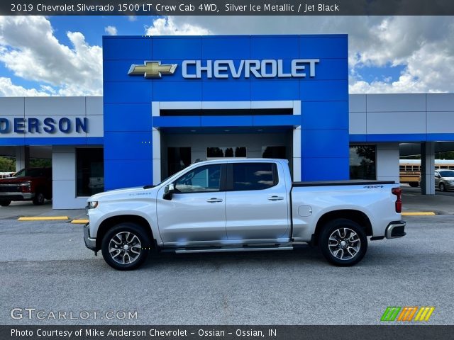 2019 Chevrolet Silverado 1500 LT Crew Cab 4WD in Silver Ice Metallic