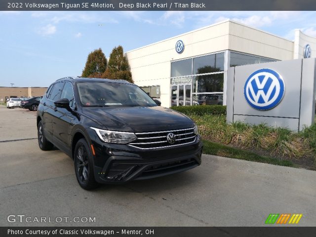 2022 Volkswagen Tiguan SE 4Motion in Deep Black Pearl