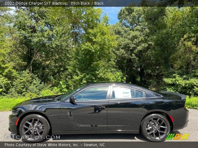 2022 Dodge Charger SXT Blacktop in Pitch Black