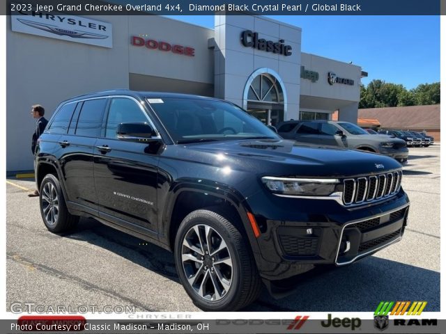 2023 Jeep Grand Cherokee Overland 4x4 in Diamond Black Crystal Pearl