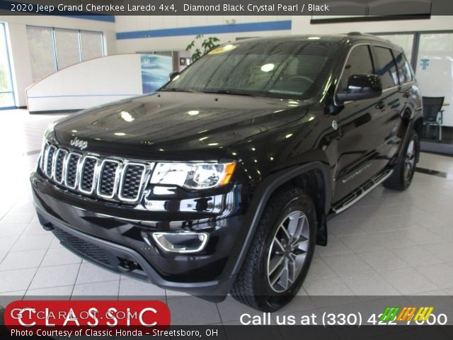2020 Jeep Grand Cherokee Laredo 4x4 in Diamond Black Crystal Pearl