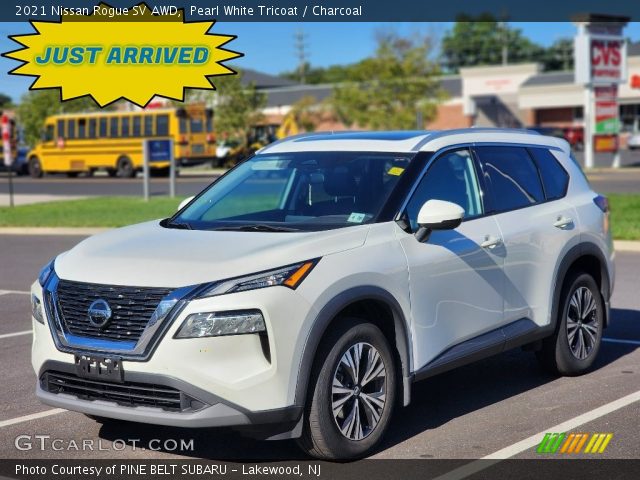 2021 Nissan Rogue SV AWD in Pearl White Tricoat