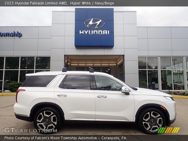2023 Hyundai Palisade Limited AWD in Hyper White