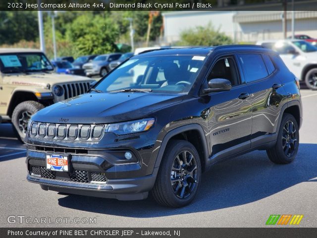 2022 Jeep Compass Altitude 4x4 in Diamond Black Crystal Pearl