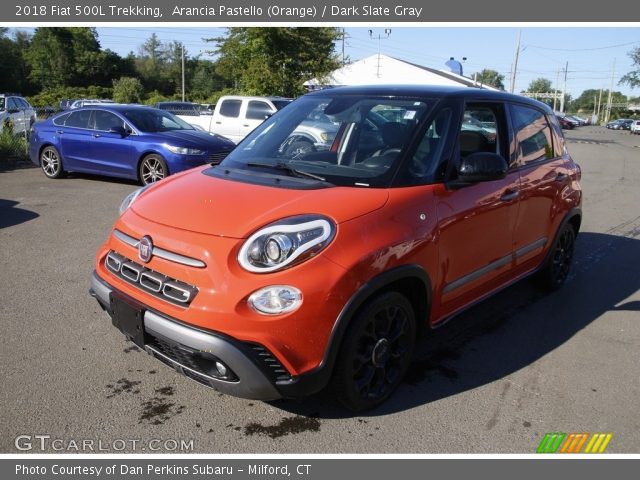 2018 Fiat 500L Trekking in Arancia Pastello (Orange)