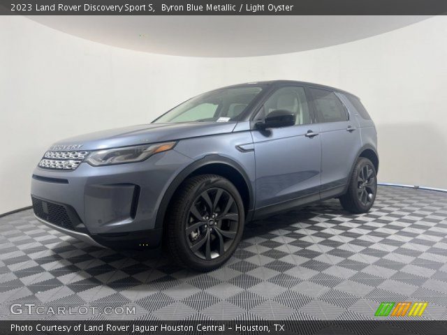 2023 Land Rover Discovery Sport S in Byron Blue Metallic